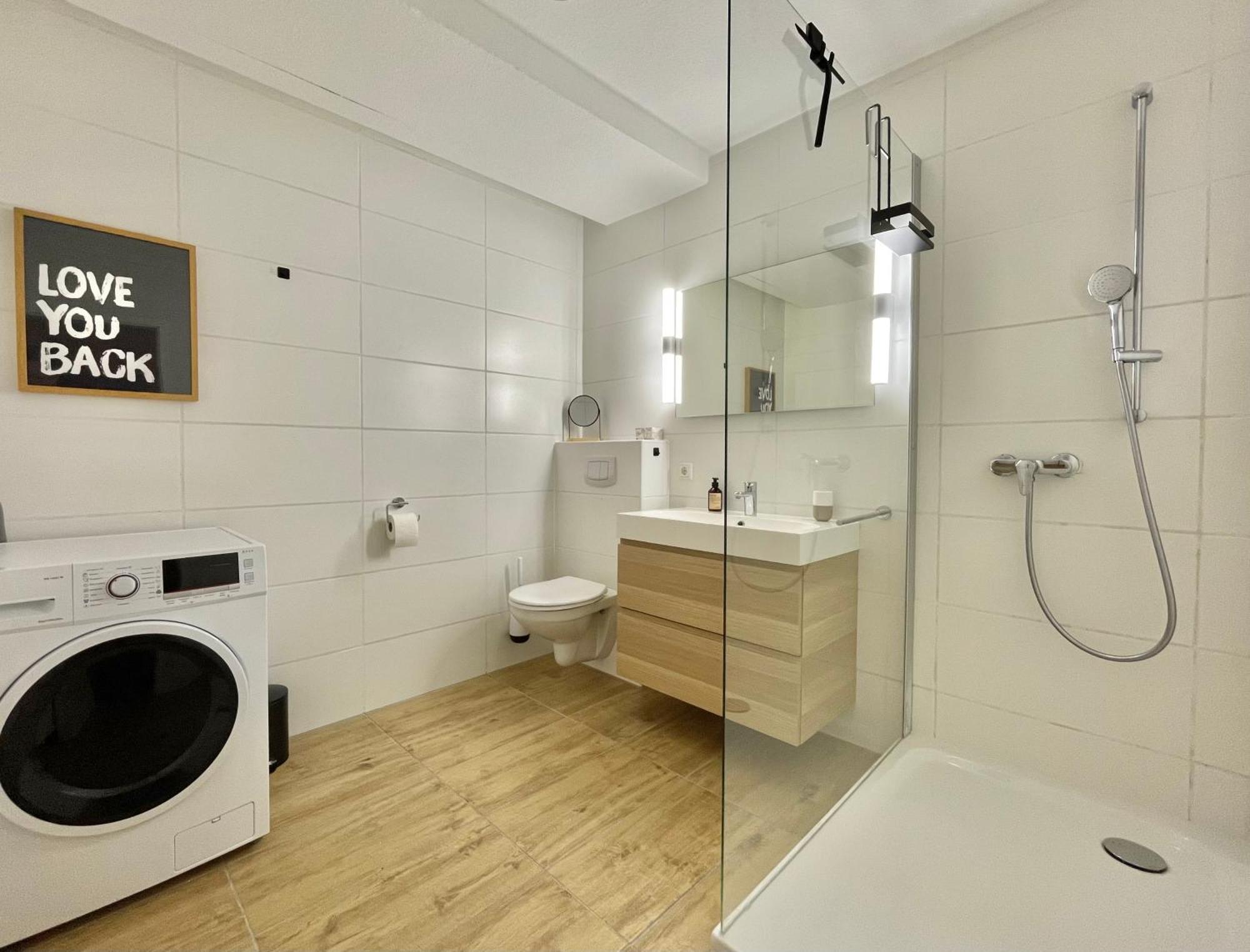 Apartment Stadt-oase - Kostenlos Parken, Ruhig, Kliniken, Gop, Bali-therme, Boxspringbett