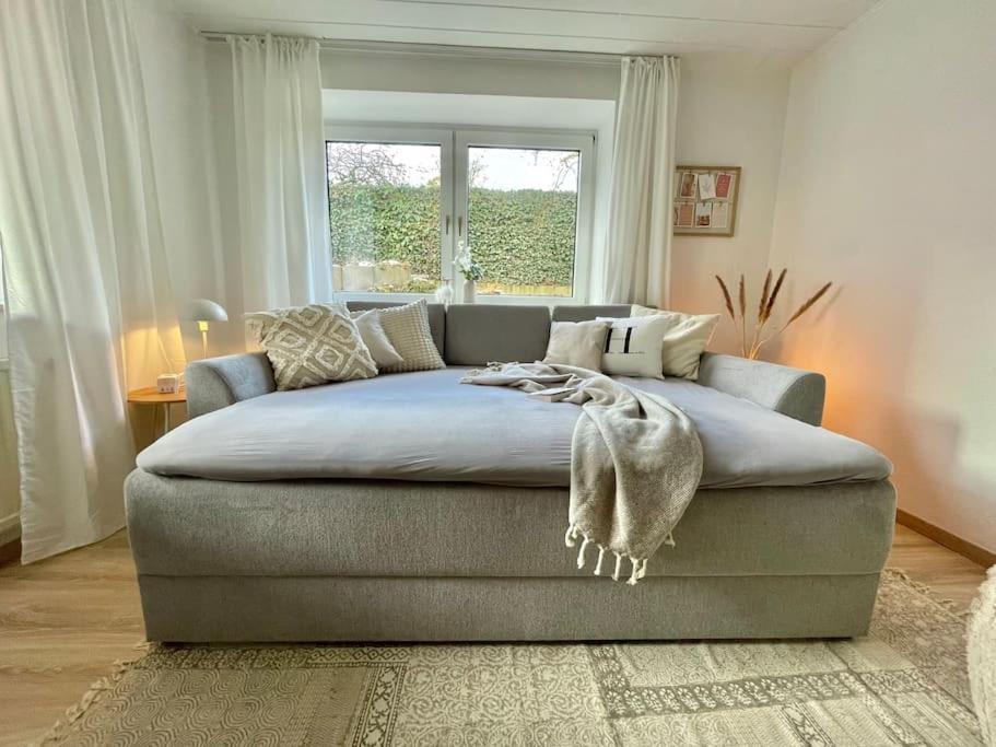 Apartment Stadt-oase - Kostenlos Parken, Ruhig, Kliniken, Gop, Bali-therme, Boxspringbett *